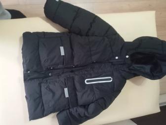 Продам зимнюю детскую куртку