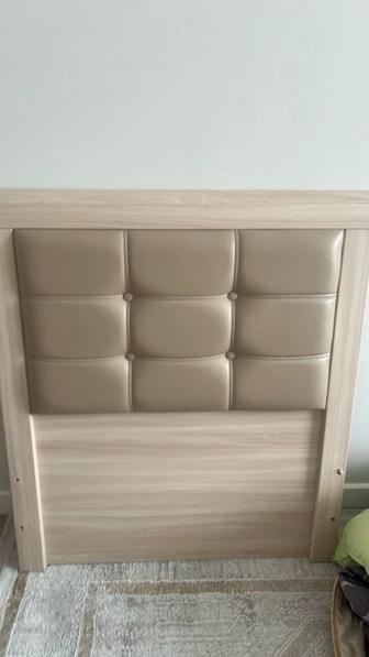 Продам кровать с матрасом