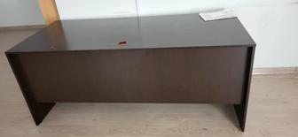 Продам большой офисный стол в отличном состоянии(Беларусь)