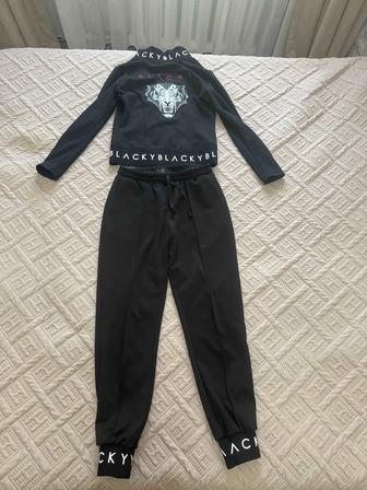 Продам костюм от BLACKY BRAND, размер S, в хорошем состоянии