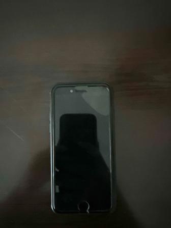 Продам Айфон 7
