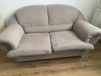 отдам даром диванчик