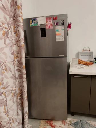 Холодильник Samsung