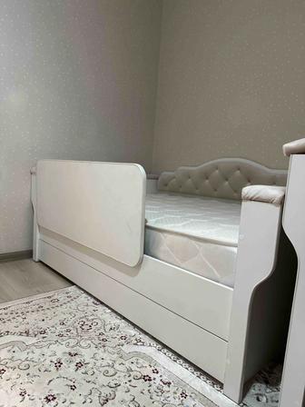 Продам диванчик кровать для малышей и подростков