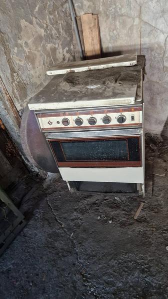 Продам газ плиту