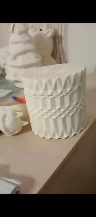 Копилки и шкатулки и для раскраску детям Садик продаю сувенир и т.д.разные