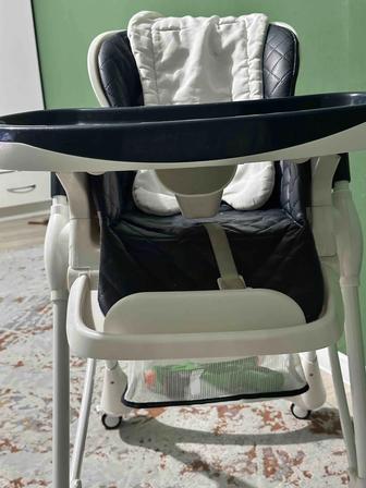 Продам стол для кормления