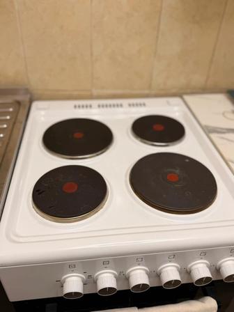 Срочно продается газовая плитка электрическая.