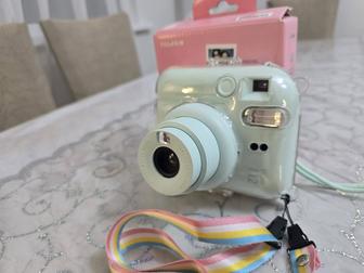 Фотоаппарат мгновенной печати Fujifilm Instax Mini 12.