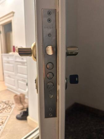 Замена сердцевины ремонт замков и ручек. Вскрытие дверей и автомобиля 24/7