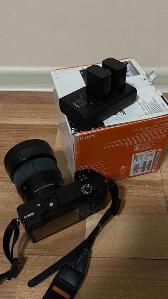 Продам фотоаппарат с объективом камеру сони альфа sony alpha a6000.