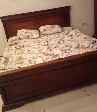 Продаю кровать. Самовывоз.