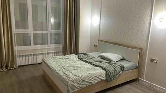 Кровать с матрасом 160/200