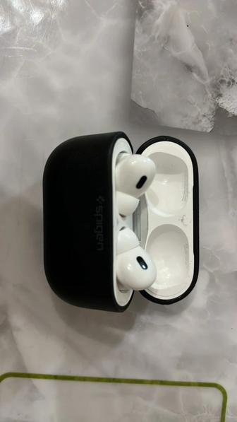 Airpods 2 поколение в идеальном состоянии
