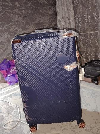 Продам чемодан