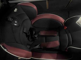 Продаю автокресло Joie