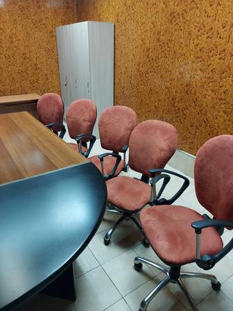 Продам офисные кресла
