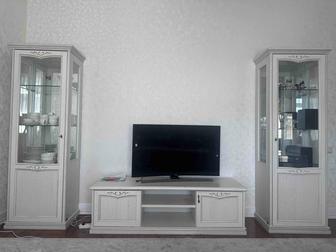 Продаю 2 шкаф пенала и тумбу под тв