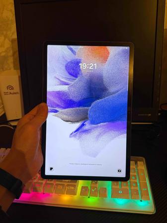 Планшет Samsung Galaxy Tab S7 FE 12.4 дюйм 4/64 GB LTE Black (SM-T735)