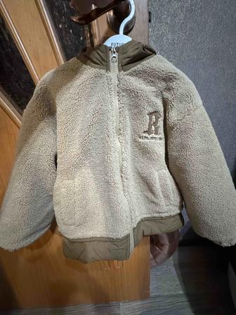 Продам бомбер в отличном состоянии на девочку 5 лет