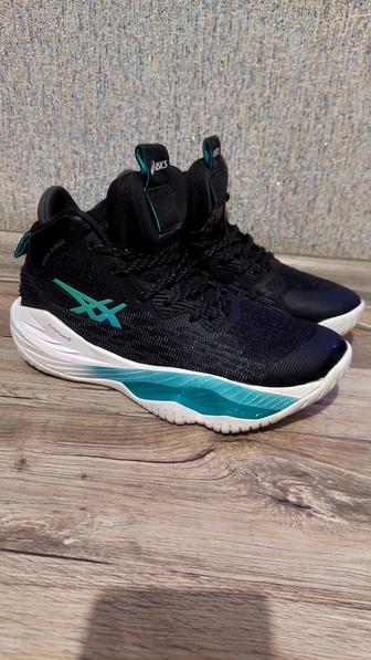 Продам кроссовки