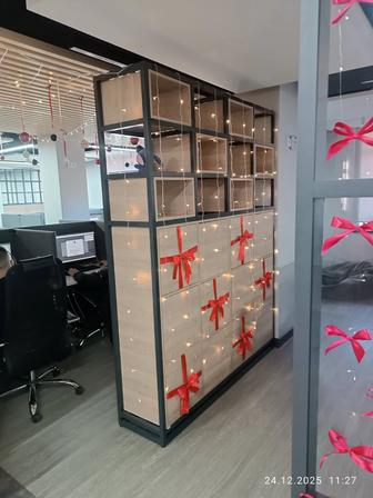 Продам стеллажи/локеры