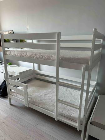 Двухъярусная кровать