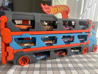 Фургон Hot wheels с машинками, 22 штуки. Оригинал