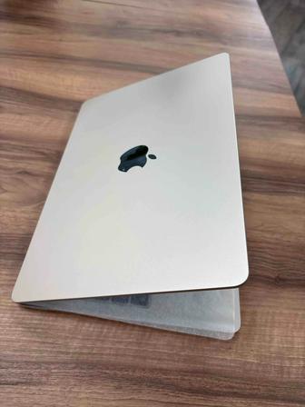 Apple MacBook Air 13 (M4, 16GB, 256GB) б/у, отличное состояние