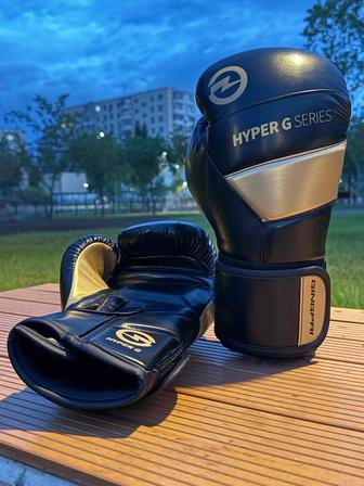 Боксерские перчатки Hyper G Series