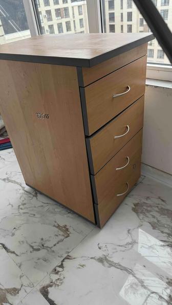 Тумба с ящиками