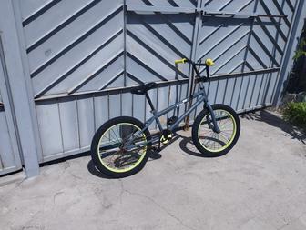 Трюковой велосипед BMX