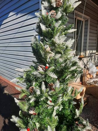 Продам искусственную елку 2м .