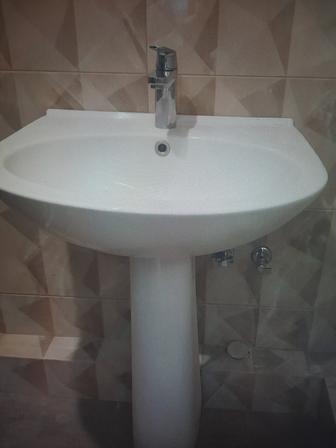 Продам раковину на постаменте