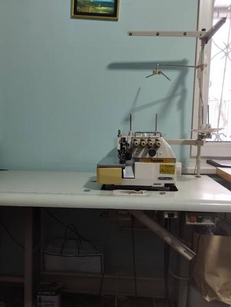 Продам. Оверлок- пятиниточный.