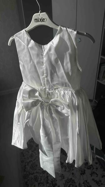 Продам платье 1 г