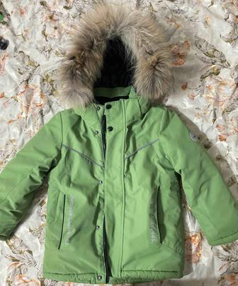 Куртка зимняя на мальчика.