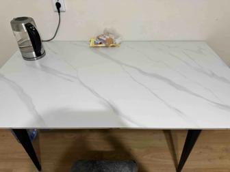 Продам большой стол кухонный