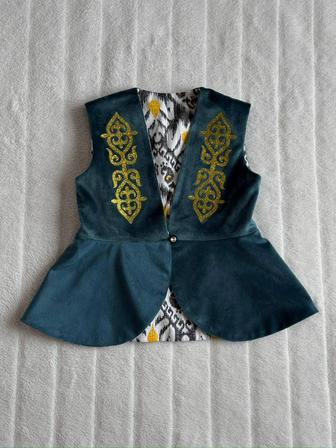 Национальная жилетка для девочки