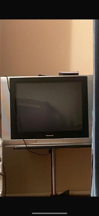 Телевизор с подставкой