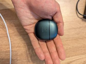 Продам наушники vivo tws air pro