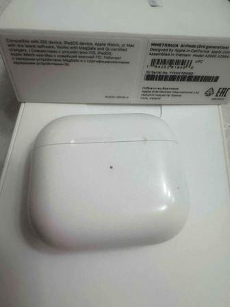 Продам кейс от AirPods 3 в отличном состоянии (пользовалась полтора года)