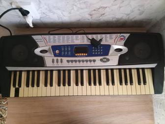 Продается синтезатор