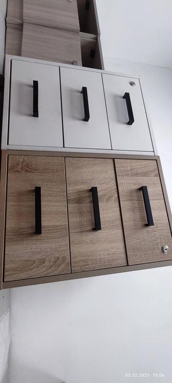 Офисные шкафчики, стулья