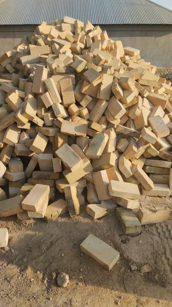 Жжёный кирпич! Наличие бар.