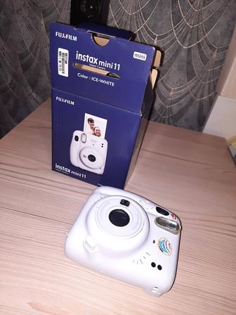 Instax продам