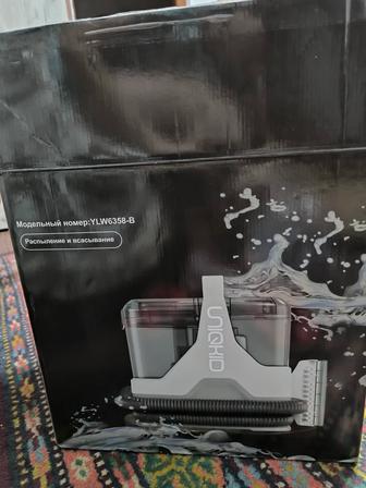 Продам моющий пылесос. Подходит для мытья окон, чистить ковры