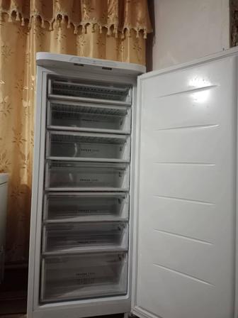 Продам морозильник