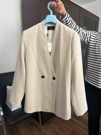 Продам женский костюм (двойка)