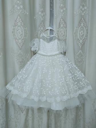 Платья Белый